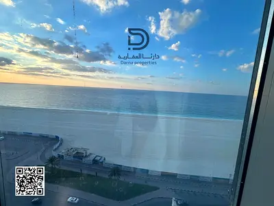تملك شقة غرفتين وصالة في أبراج الكورنيش ريزدنس بعجمان، بإطلالة بحرية رائعة وموقع مميز على كورنيش عجمان، قريبة من جميع الخدمات ومناسبة للسكن والاستثمار