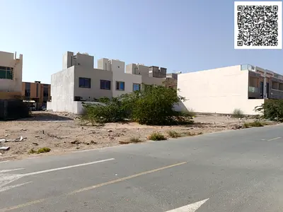 فرصة استثمارية مميزة لامتلاك أرض تاون هاوس في موقع استراتيجي مثالي للسكن العائلي أو الاستثمار طويل الأمد، تقع الأرض ضمن منطقة سكنية متكاملة الخدمات وق