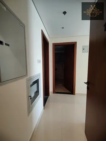 🏡 جاهزة للسكن | شقة جديدة كلياً بغرفتي نوم وصالة | مبنى H3 – الجادة، الشارقة 🌟