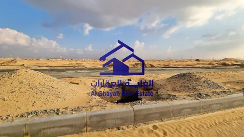 ارض سكنية للبيع في امارة الشارقة منطقة مزيرعة