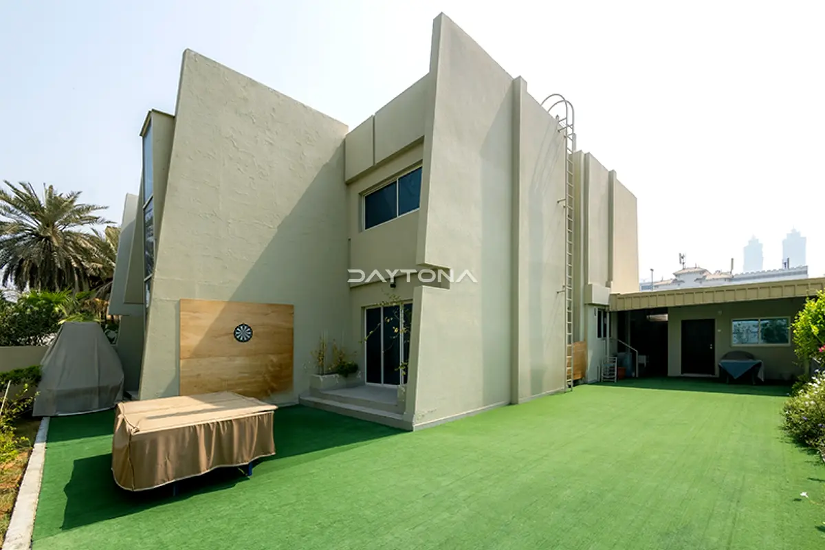 3 BEDROOM VILLA | PRIVATE GARDEN | JUMEIRAH 2