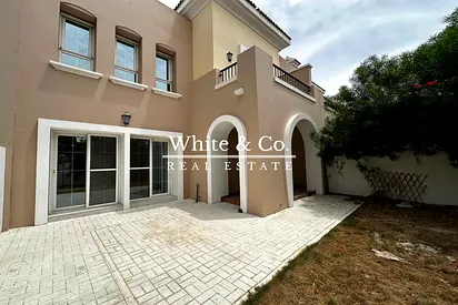 TYPE 1M | Vacant Now | High Ceilings