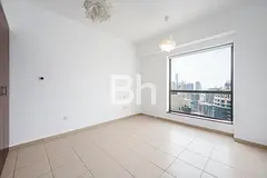 Exclusive| Upgraded| Vacant | Marina view