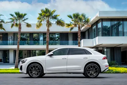 2024 AUDI Q8 photo 2