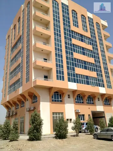 Commercial/Residential Building for Sale