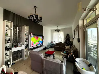PARTIALLY UPGRADED | W/ STORAGE n LAUNDRY | 2BHK