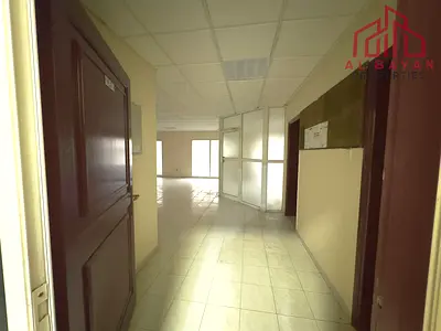 مساحة مكتبية متاحة في منطقة تجارية مزدحمة – رأس الخيمة