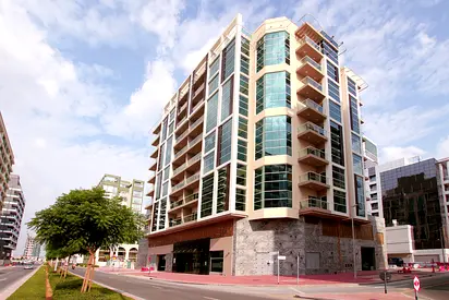 One Month Rent Free-Spacious 2 BR Flat