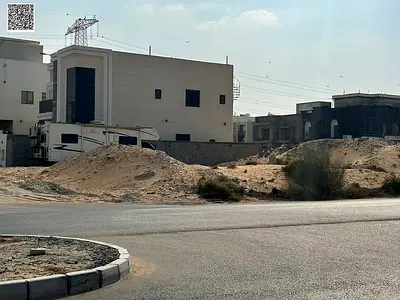 Prime corner plot of land on the street
