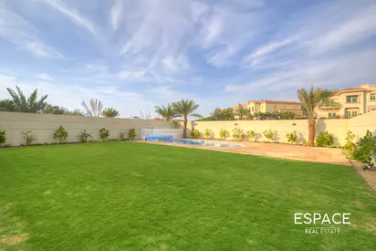 Private Pool | Quiet Location | Big Plot