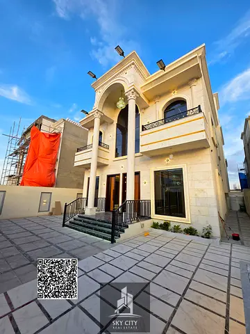 6غرف ماستر فيلا للبيع مع حوش كبير ومطبخ مجهز بالكامل وروف تصميم كلاسيك وتشطيب شخصي