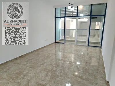 شقة غرفة وصالة للإيجار السنوي في برج حديث بمنطقة النعيمية 3 – موقع استراتيجي قرب باص دبي ومخرج الشارقة – إطلالة مفتوحة وتشطيب عصري – 38 ألف فقط