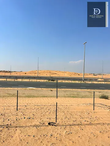 فرصة ذهبية للمستثمرين في قلب الشارقة - مزيرعة 🔥
​للبيع أراضي تجارية بموقع استراتيجي (على شارع 97 مباشرة) عند مدخل الرحمانية.