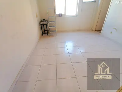 Ready to move apartment available prime location near bus station