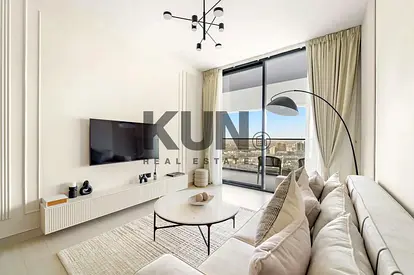 Move-In Ready | Fully Equipped | Prime Top-Floor Position