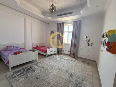 For sale: a villa in the Fay area of Al-Suyouh suburb, Al-Murda 2 area, with a space of 12,000 sq ft. Ownership is available for citizens and Gulf Coo