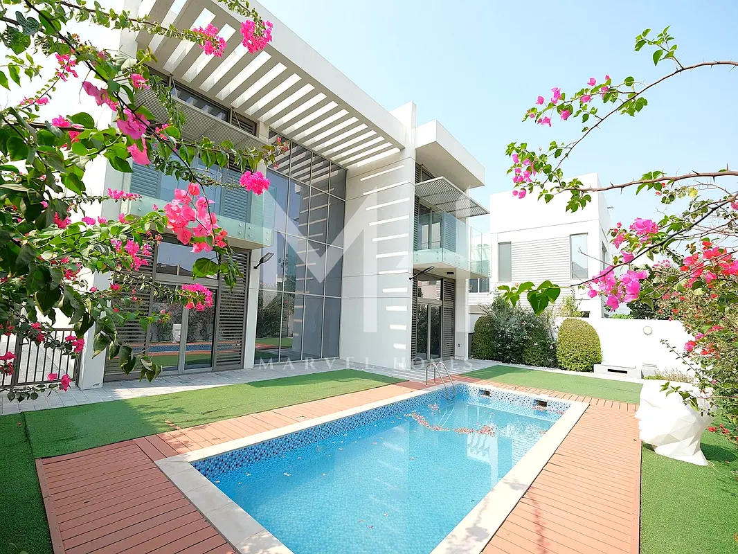Exclusive | Contemporary | Near Lagoon