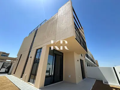 شقة بأربع غرف نوم + غرفة خادمة | صف واحد | وحدة زا