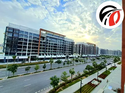 Big size studio / boulevard view / Spacious layout / chiller Free / hot location