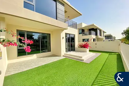 5 Bedrooms | New to Market | Close to Pool