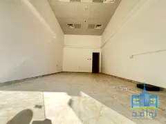 Commercial shops with spacious area and a large internal warehouse.