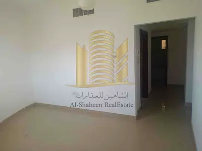 بنايه للبيع سكني تجاري بالشارقه مساحه 5 الاف قدم موقع مميز جدا منطقة ابو شغاره موقع مميز زاويه شارعين تتكون البنايه من ارضي + طابقين 4 شقق 3 وصاله 10 شقق غرفتين وصاله 8 محلات تكييف سبلت مجدده