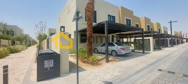 CORNER UNIT | HIGH FINISHING | READY TO MOVE |