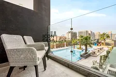 Cozy Studio with Pool View