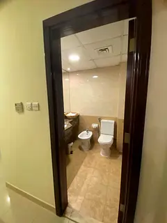 JUMERA1 BUTAFISH RESTURENT BULDING RENT 67000 ONE BR HALL SQ FIT 950 — 3