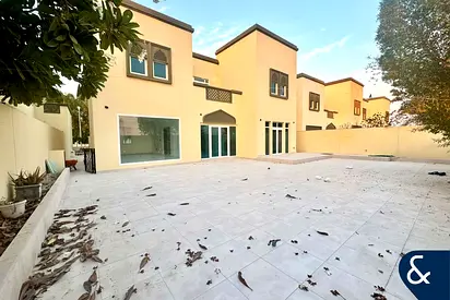 Single Row | Fully Upgraded | Near Park