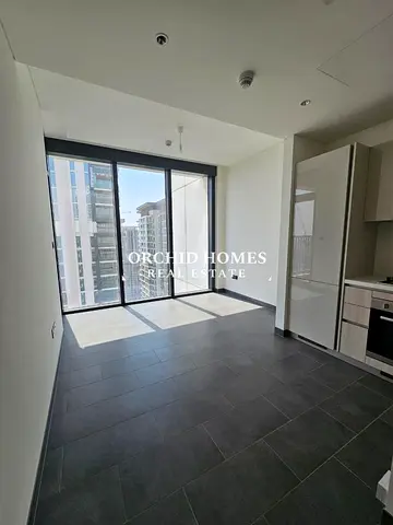 🌟 Vacant | Spacious 1 BHK | Luxury Living | High Floor 🌟