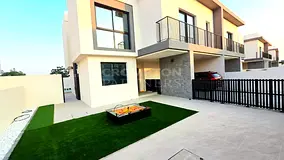 4BR Single Row Duplex | Landscaped Garden |Vacant