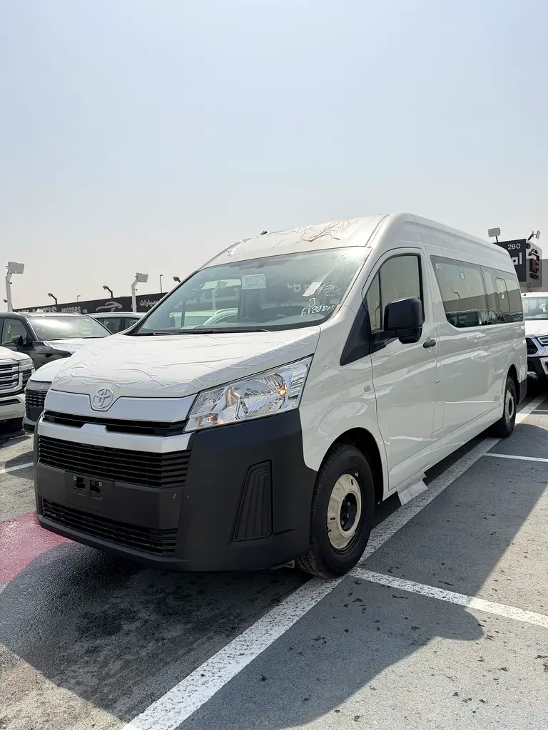 Toyota Hiace 2026 — photo 1 of 13