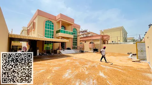 For lovers of luxury and large spaces, a villa for sale with a large annex