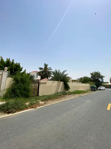 فيلا من طابقين للبيع في عجمان مشيرف