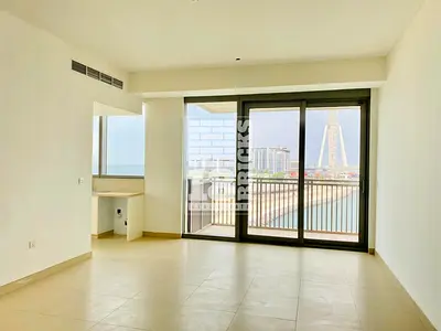 Beach view | Modern finish | Vacant