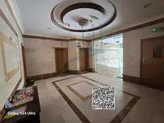For sale: residential and commercial building ​​6,400 square feet, with good annual income.