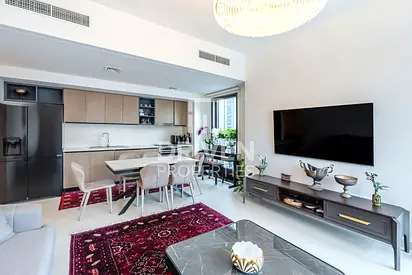 Spacious Layout and Corner Unit | Vacant