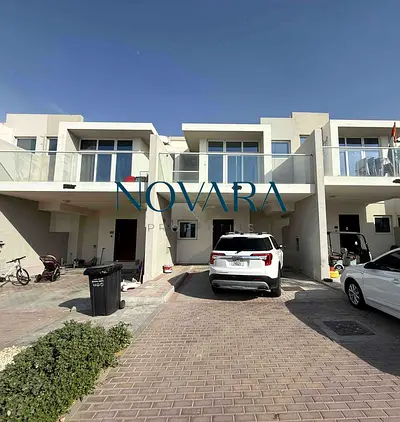 GENUINE RESALE | Rented | 3BED | B2B | SPACIOUS LAYOUT RRM
