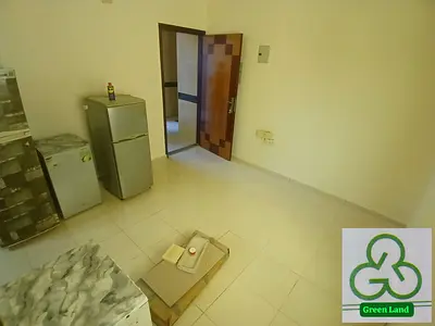 STUDIO AVAILABLE FAMILY BUILDING SPILT AND GAS IDEAL LOCATION 16000