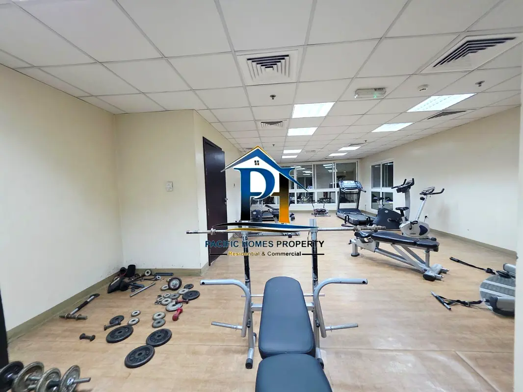 @ CLOSE TO NMC HOSPITAL @ LUXURIOUS 1BHK APARTMENT MASTRE ROOM SEMI OPEN KITCHEN WITH GYM..