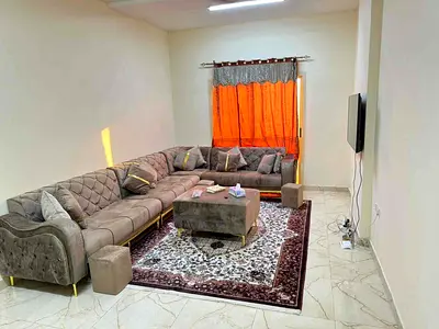 شقه مفروشه غرفه وصاله للايجار الشهري شامل الفواتير بسعر 3500 تامين 500 عجمان الروضه3