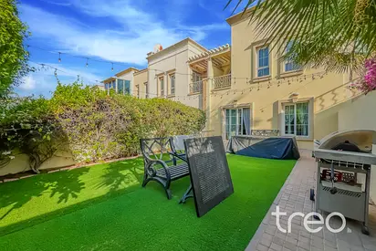 Exclusive | Vacant soon | Pool and Park