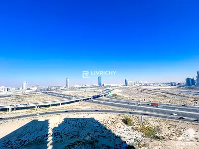 Fully Furnished | Spacious | Mid Floor