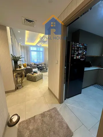 ثلاث غرف جزيرة مريم مبني ازور