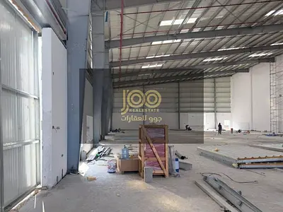 للايجار مستودعات  بمساحة اجمالية 25000 قدم  مساحة ارضية قدرها 20000 قدم