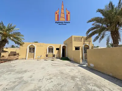 Very big yard garden parking outside Molhaq 4 bedroom villa hall Majlis only local gcc old villa 1.8m