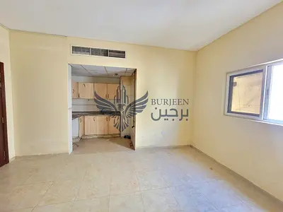 Studio Apartment l Big Size l Near Park and Cornish l family Building
