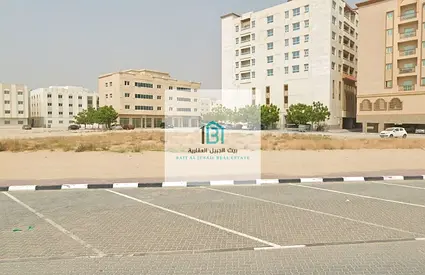 أرض تجارية سكنية في منطقة النهضة – الشارقة موقع استثماري مميز في واحدة من أكثر المناطق طلبًا في الشارقة