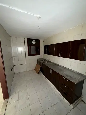 LOW PRICE 3BHK WINDOW AC/GAS & WITH CLOSE HALL WITH 3 BALONEY &JUST IN 48K*
